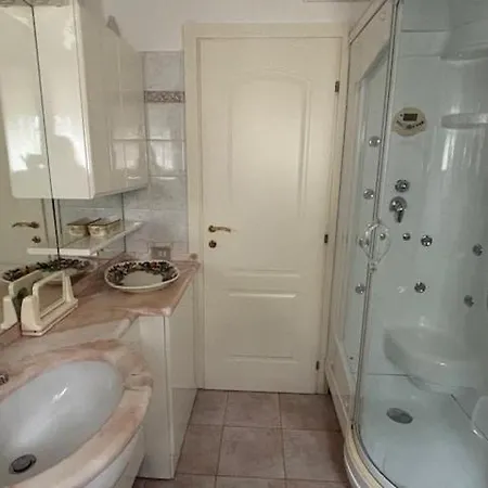 Casa Con Guardino A 100 Mt Dal Mare 公寓 法诺