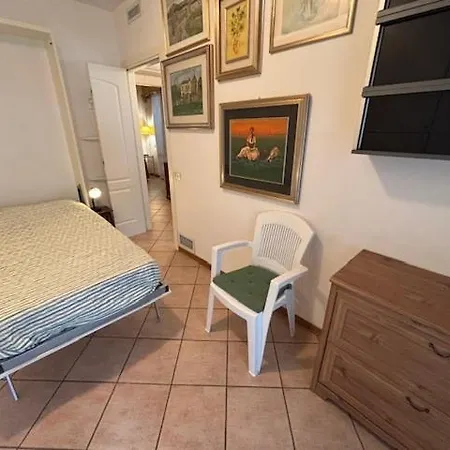 Casa Con Guardino A 100 Mt Dal Mare 公寓 *