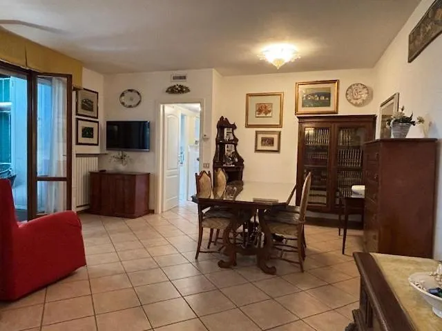 Casa Con Guardino A 100 Mt Dal Mare 公寓